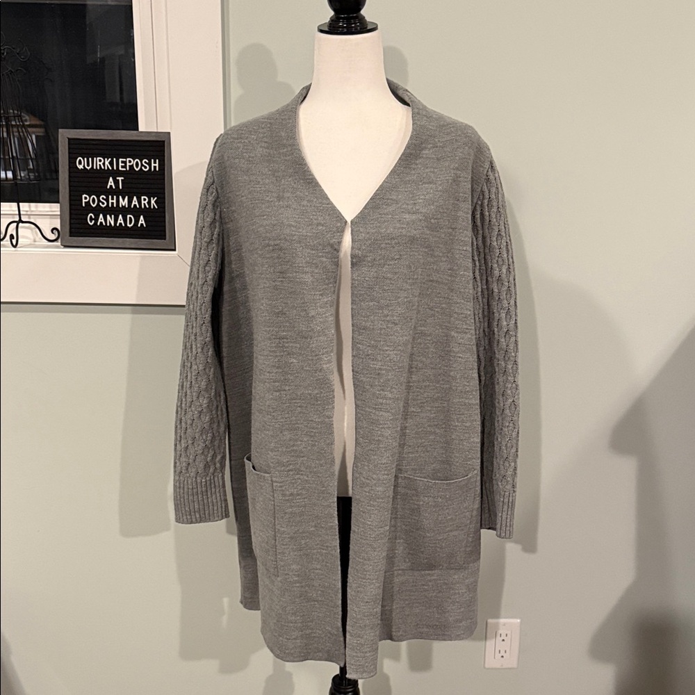 Nina Leonard Women's Open Front Cardigan with Pockets and Cable Sleeves in Grey